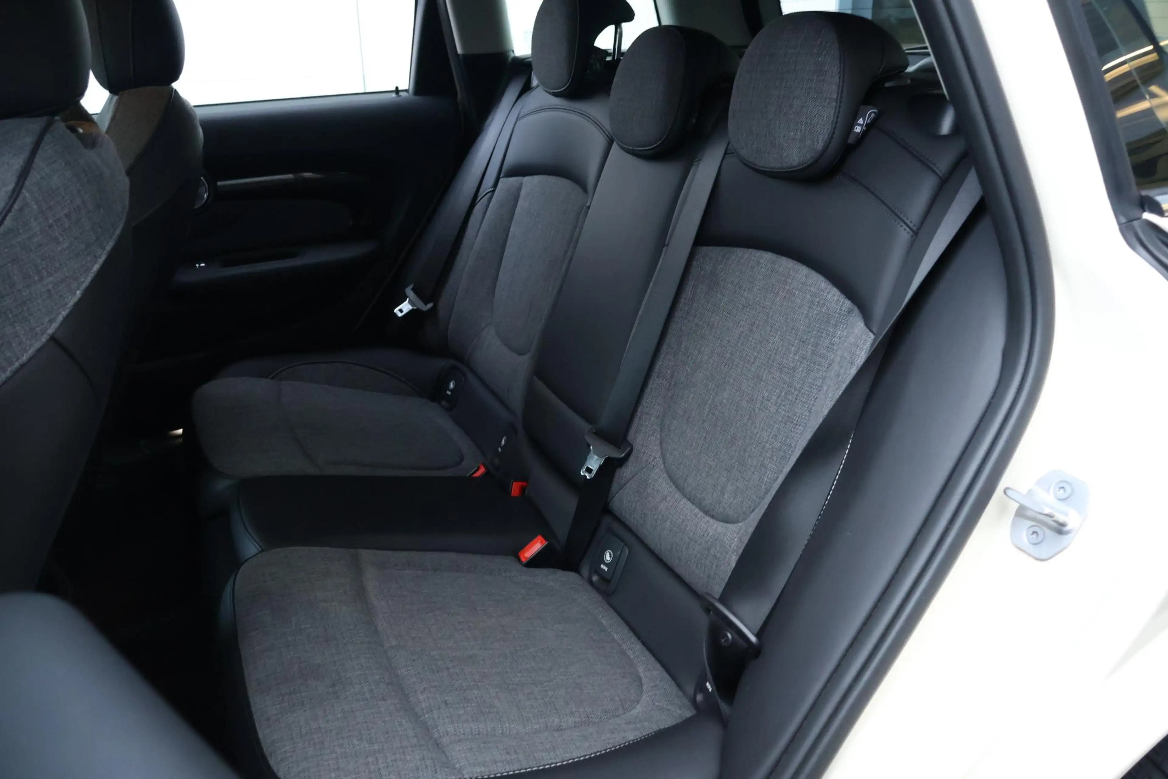 MINI One Clubman Mini 1.5 Business Edition / Apple Carplay / DAB — photo 14