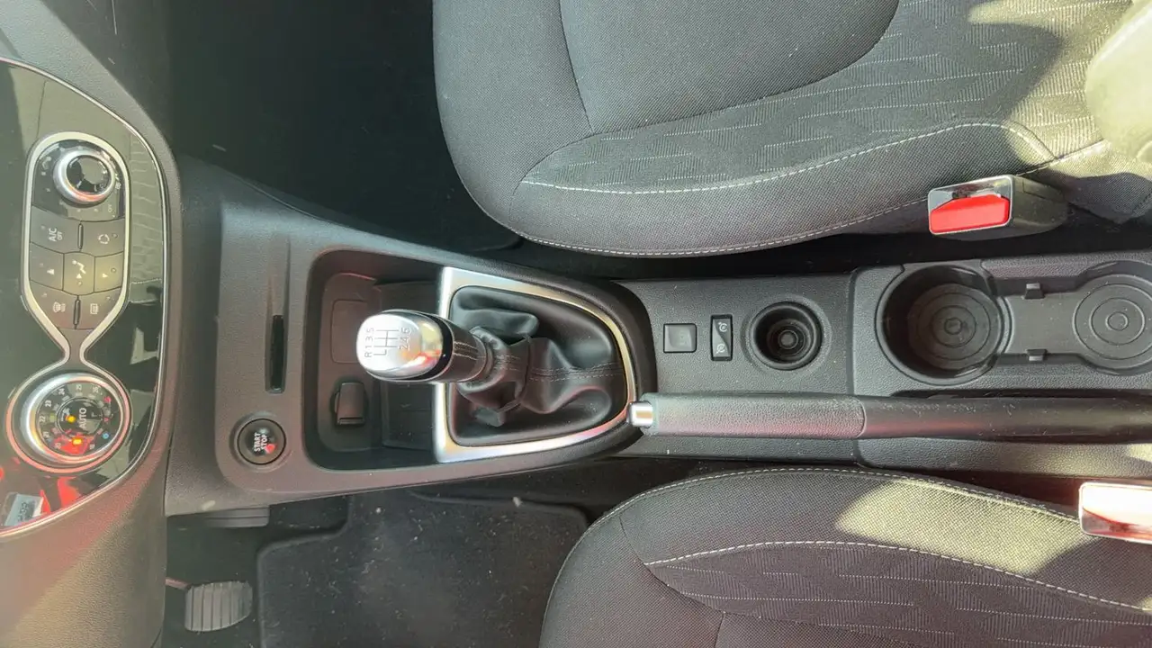 Renault Captur — photo 28