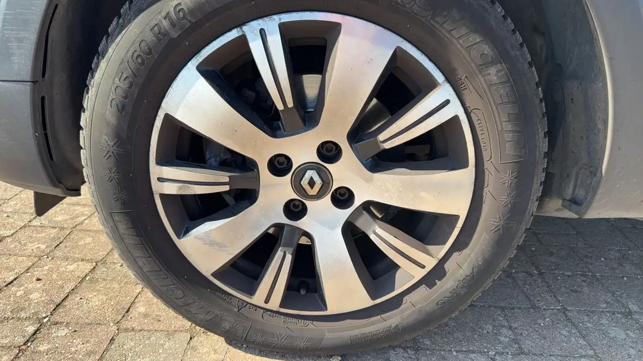 Renault Captur — photo 18