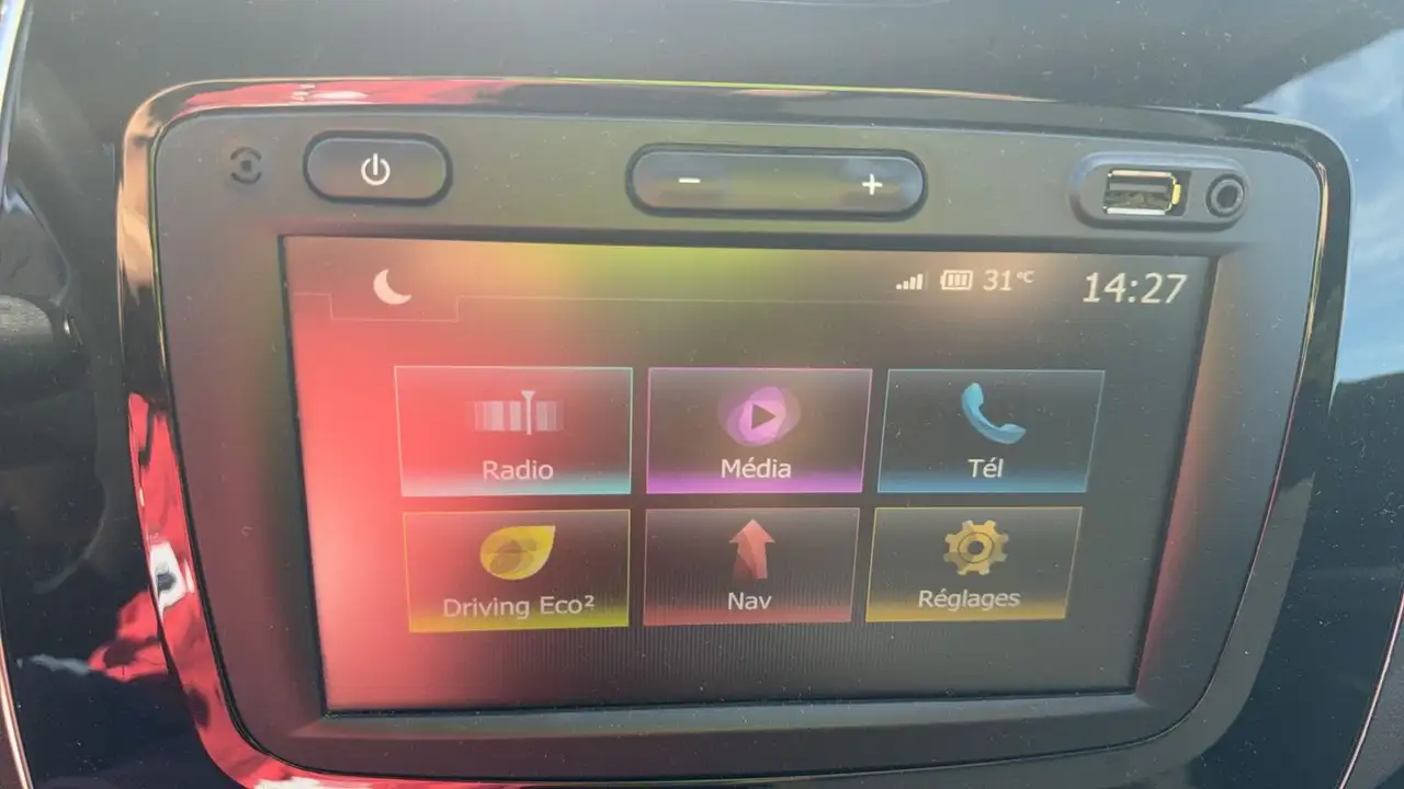 Renault Captur — photo 26