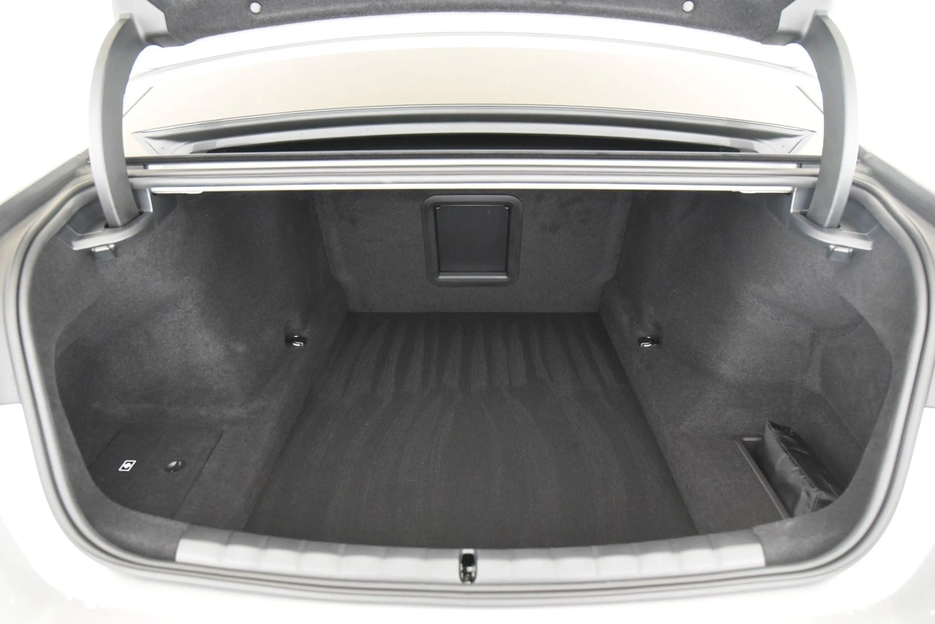 BMW 740 d xDrive Pano ACC LED StandHzg B&W 360° DAB — photo 7
