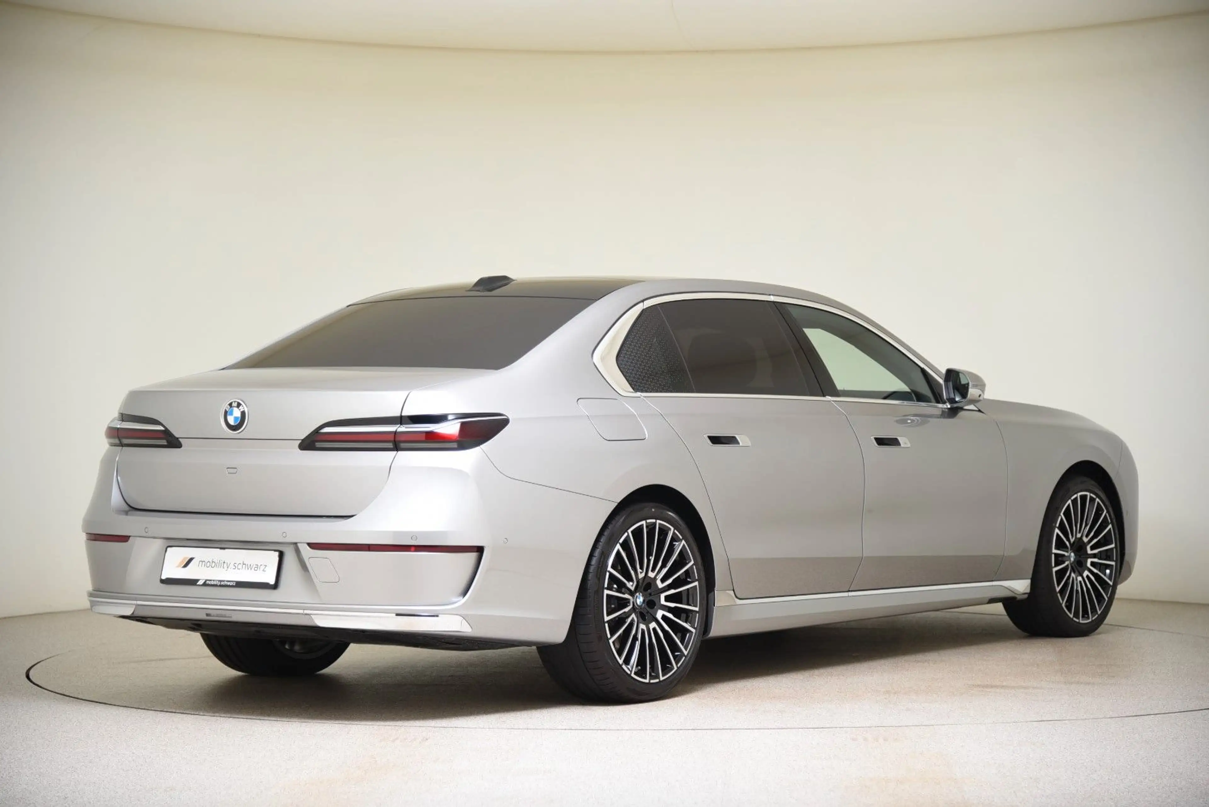 BMW 740 d xDrive Pano ACC LED StandHzg B&W 360° DAB — photo 3