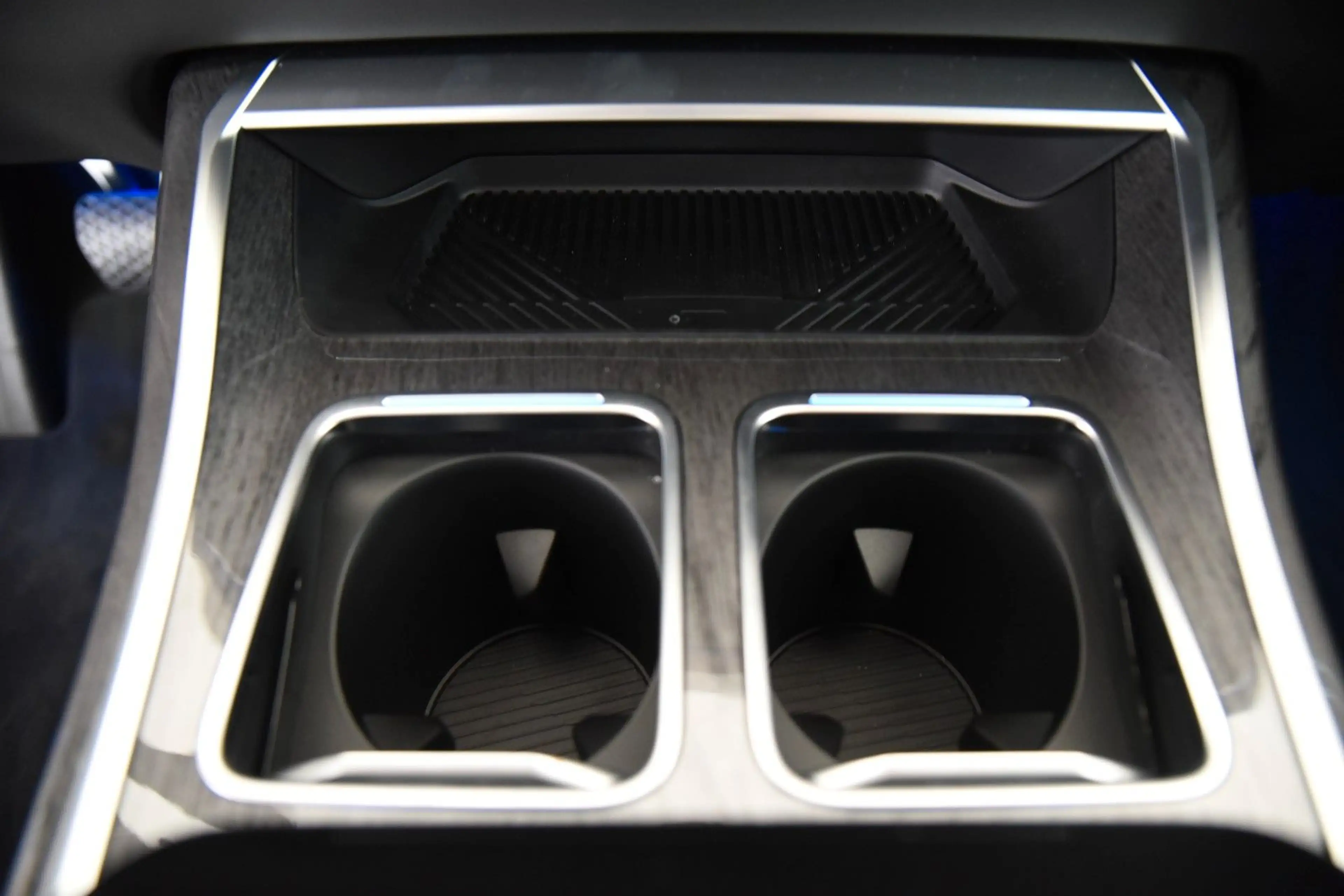 BMW 740 d xDrive Pano ACC LED StandHzg B&W 360° DAB — photo 20