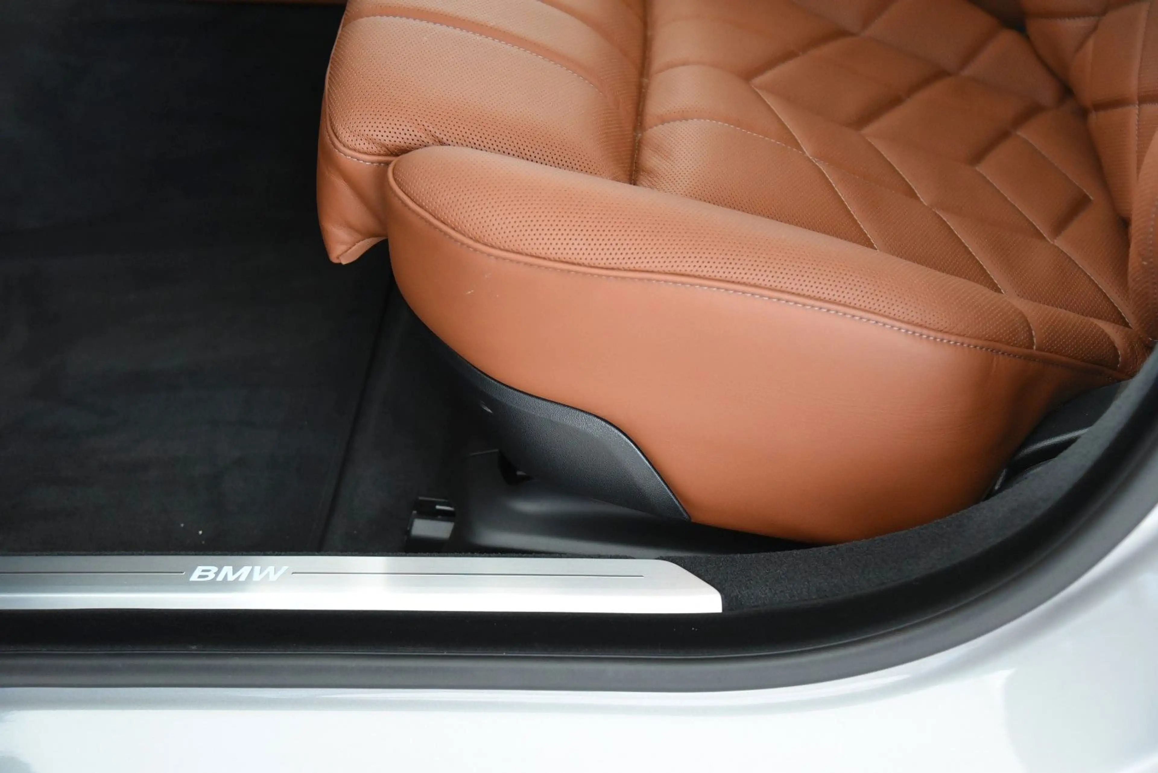 BMW 740 d xDrive Pano ACC LED StandHzg B&W 360° DAB — photo 18