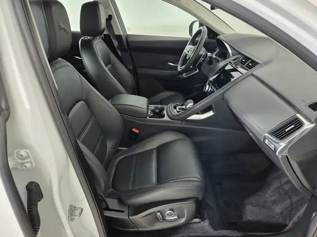 Jaguar E-Pace view 3