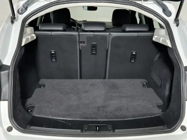 Jaguar E-Pace view 12