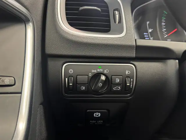 Volvo V60 view 14