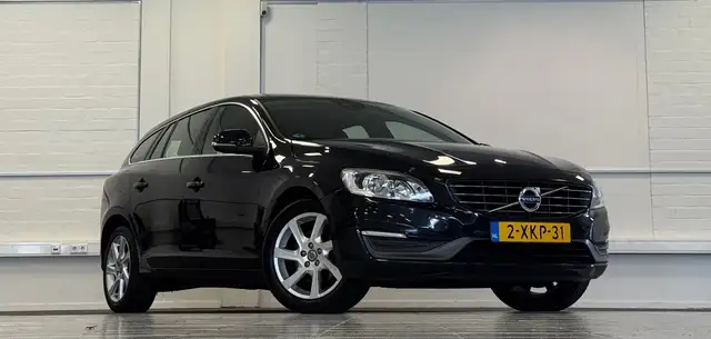 Volvo V60 view 2