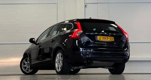 Volvo V60 view 5