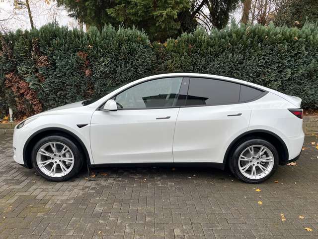 Tesla Model Y Long Range Dual Motor AWD Modell 2023