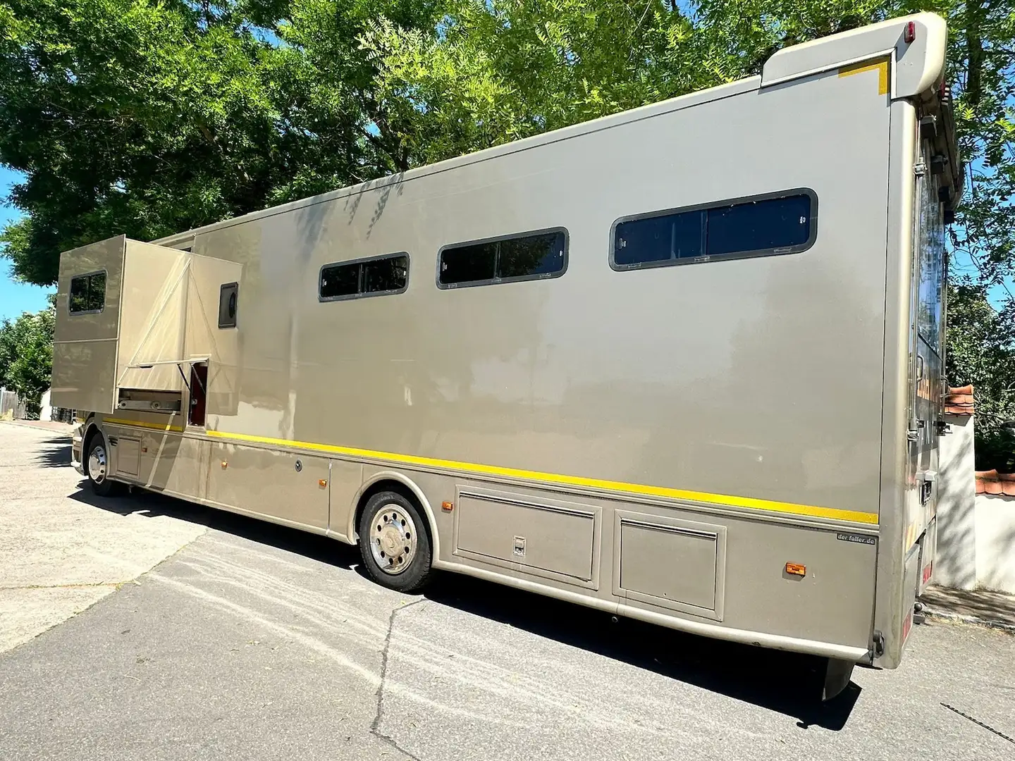 Autres P310 6 Pferde Wohnung Popout Wohnmobil Or - 2