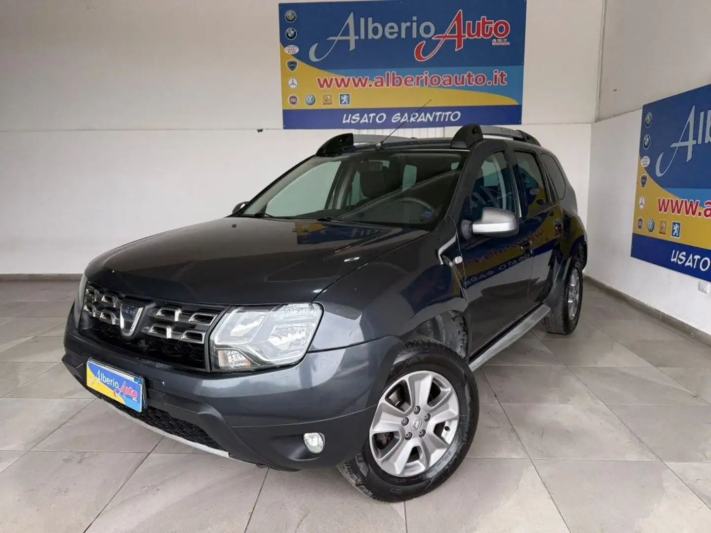 Dacia Duster 1.5 dCi 110CV 4x4 Lauréate Gris - 1