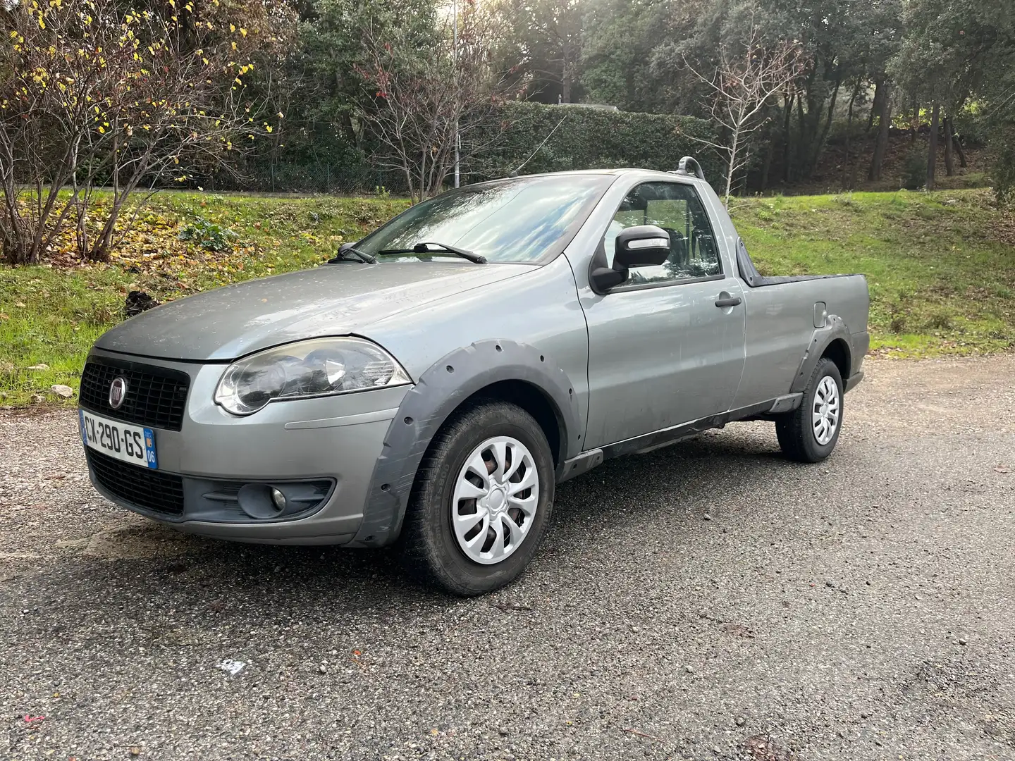 Fiat Strada 1.3 MultiJet Adventure Silber - 1