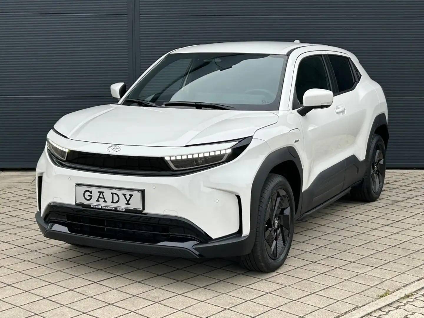 Toyota Urban Cruiser BEV 2W Weiß - 2