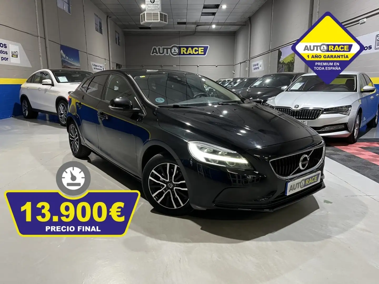 Volvo V40 D2 Momentum 120 Negro - 1