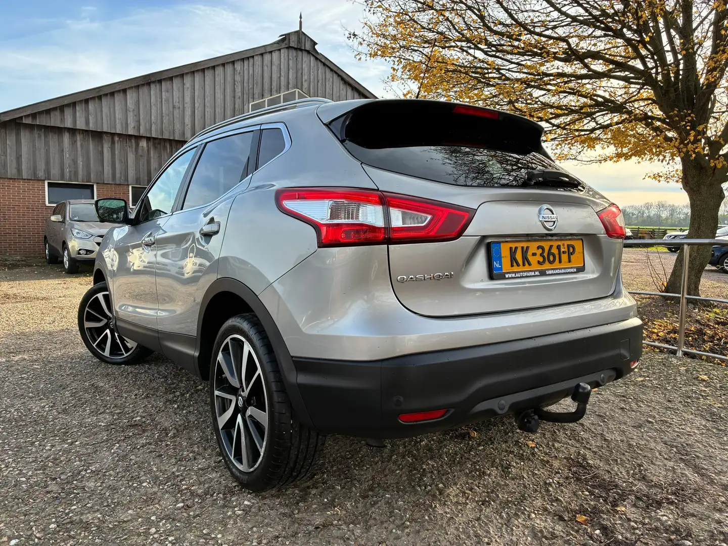 Nissan Qashqai 1.2 Tekna | Leder + Panodak + 360 camera nu €10.97 Gris - 2