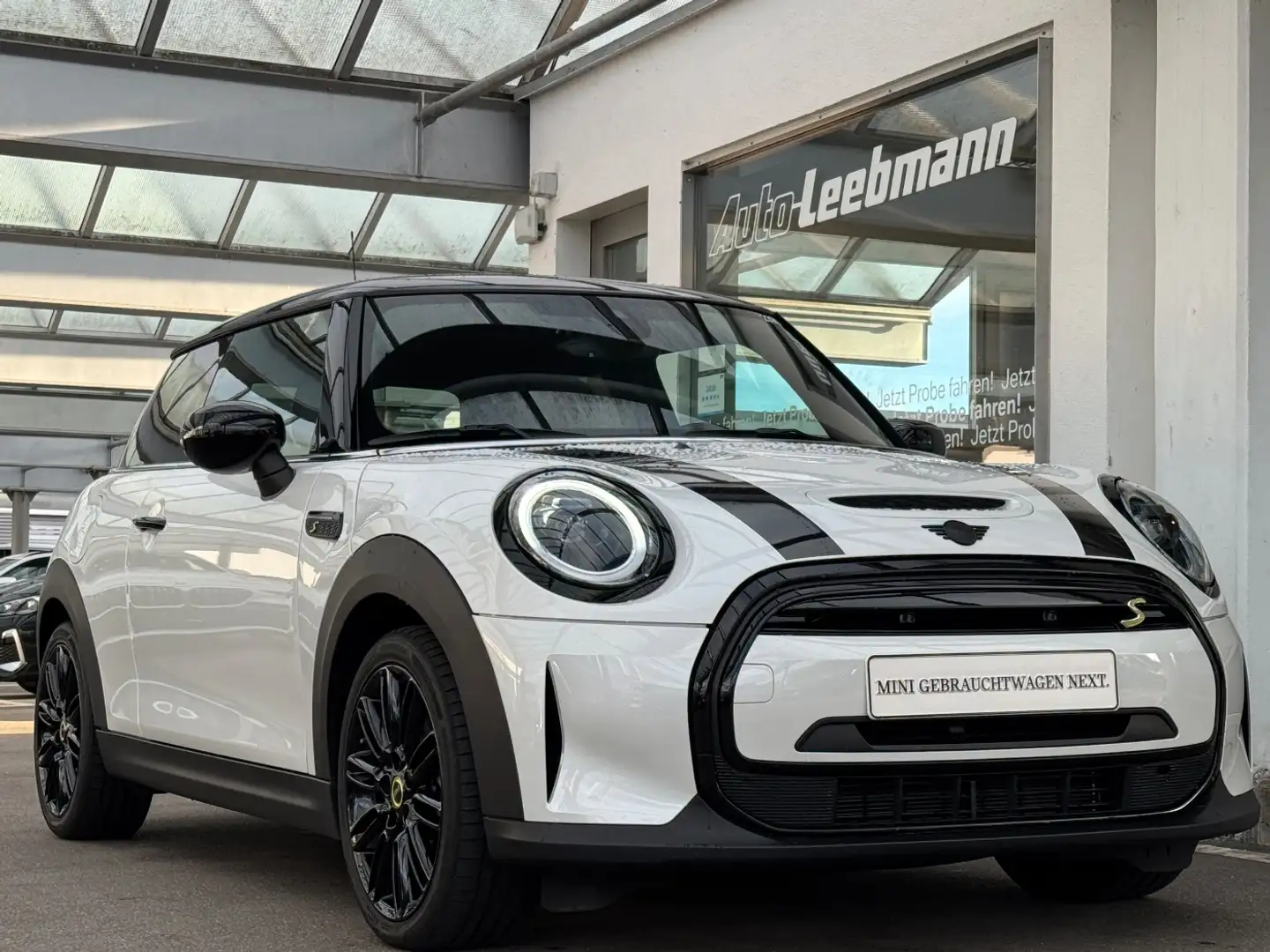 MINI Cooper SE 3-Türer Classic GARANTIE bis 10/2028 Weiß - 2