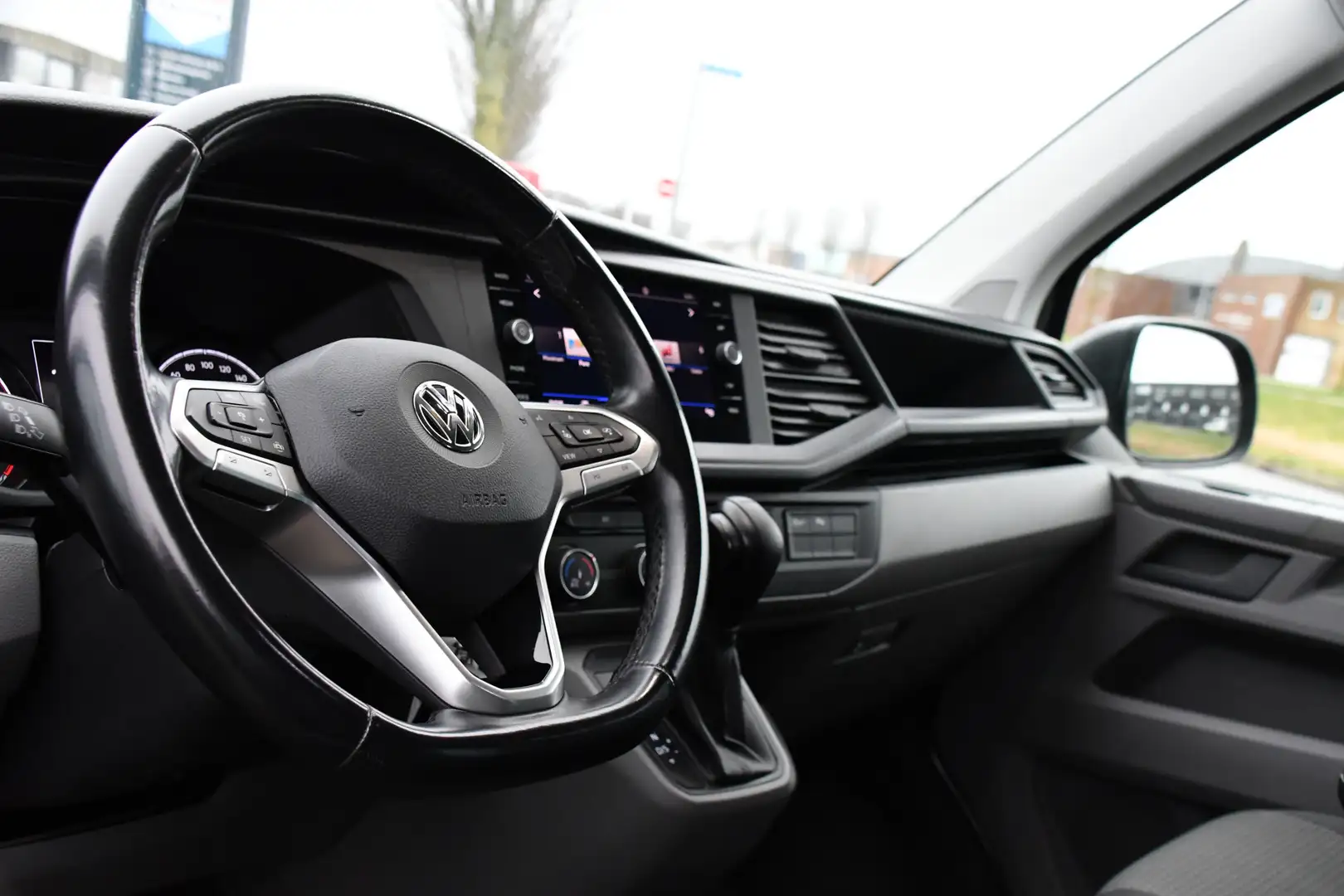 Volkswagen Transporter 2.0 TDI L2H1 DC Highline Adaptieve Cruise, Camera, Gris - 2