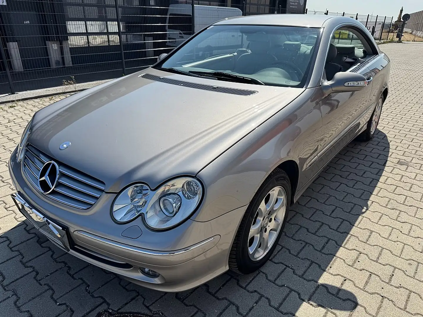 Mercedes-Benz CLK 270 Elegance CDI Aut. Silver - 1