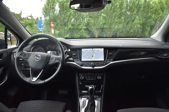 Opel Astra view 7