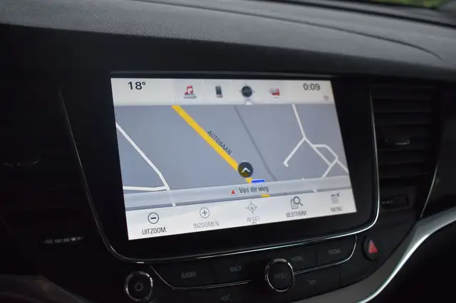 Opel Astra view 8