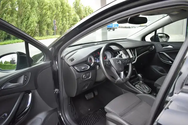 Opel Astra view 11