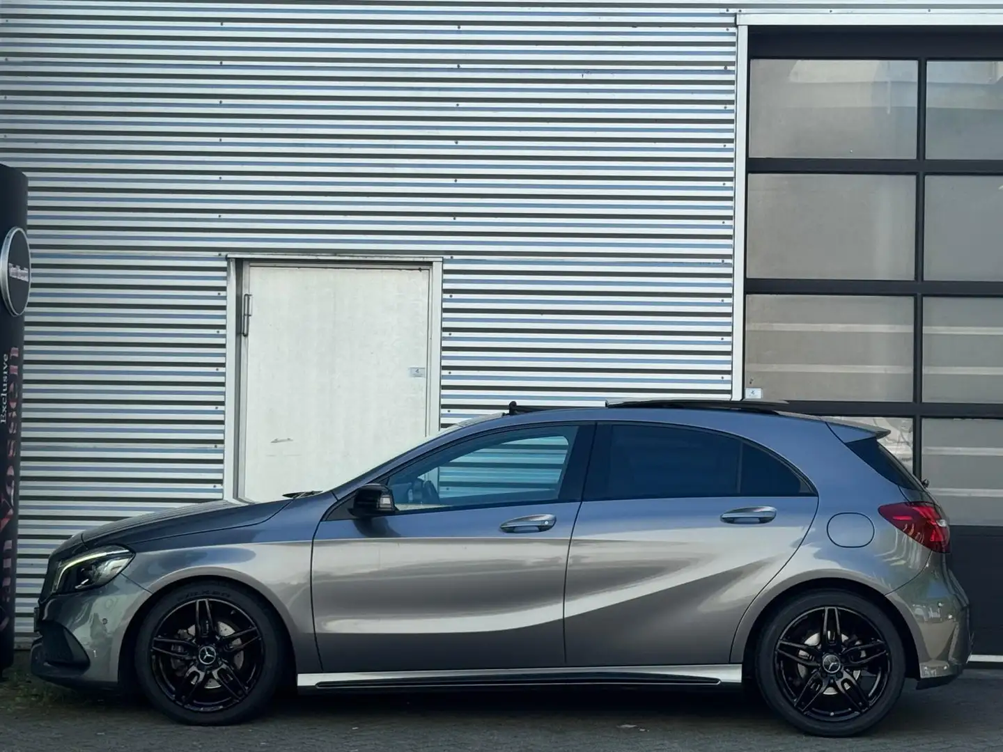 Mercedes-Benz A 180 AMG Night Edition|Pano|LED|Sfeer|CC Grey - 2