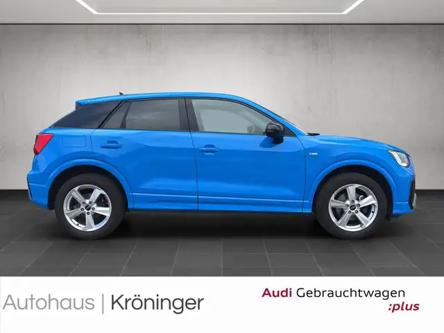 Audi Q2 view 4