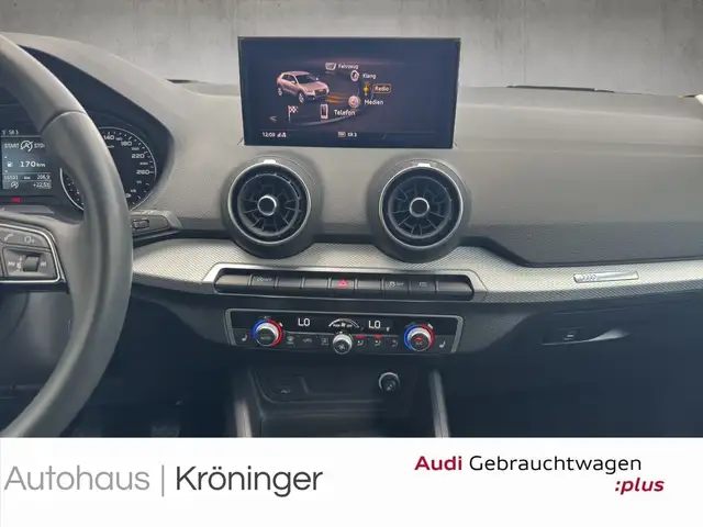 Audi Q2 view 15
