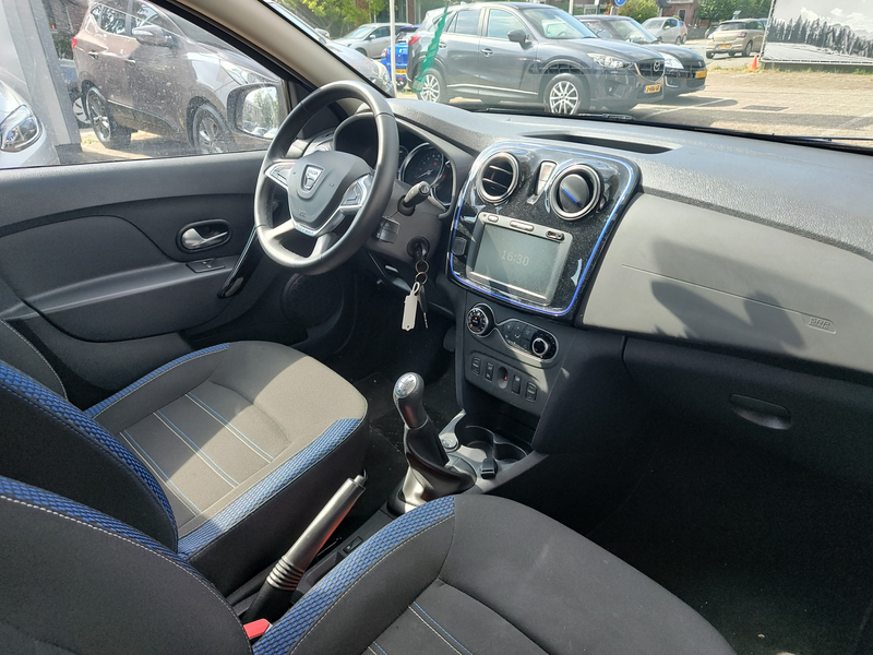 Dacia Sandero 1.0 TCe BI-FUEL STEPWAY SERIE LIMITEE 15h ANNIVERS — photo 5