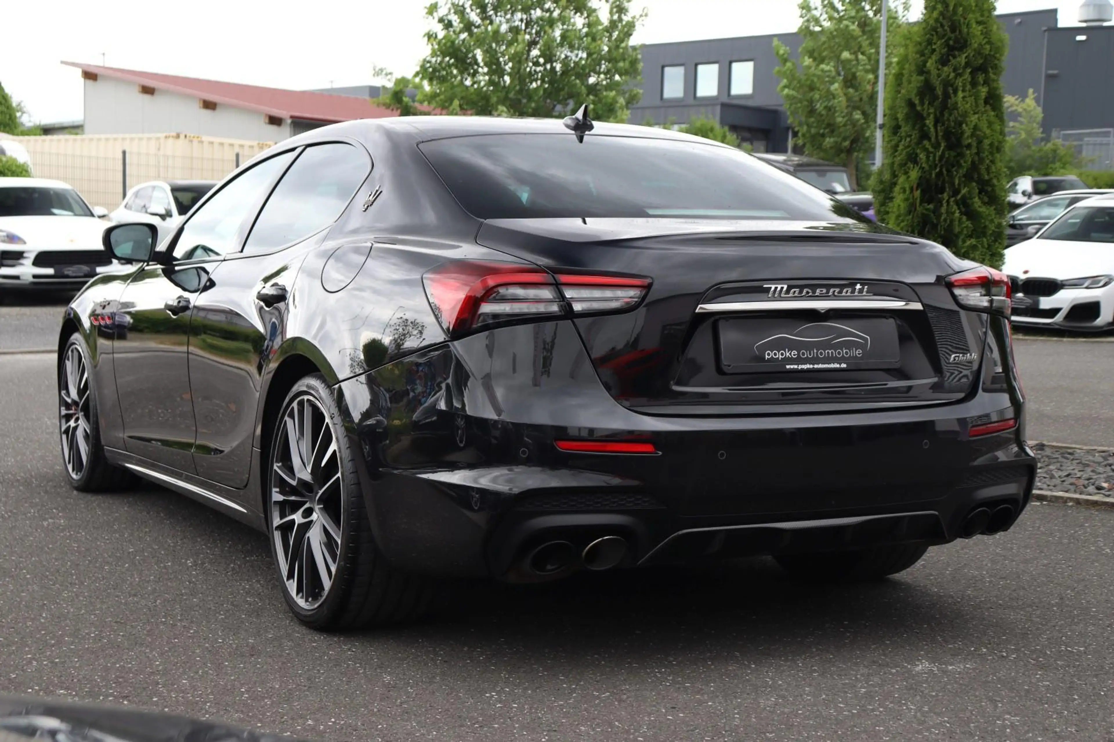 Maserati Ghibli 3.8 V8 Trofeo +21ZOLL+CABRON+ASSIST+B&W++ — photo 7