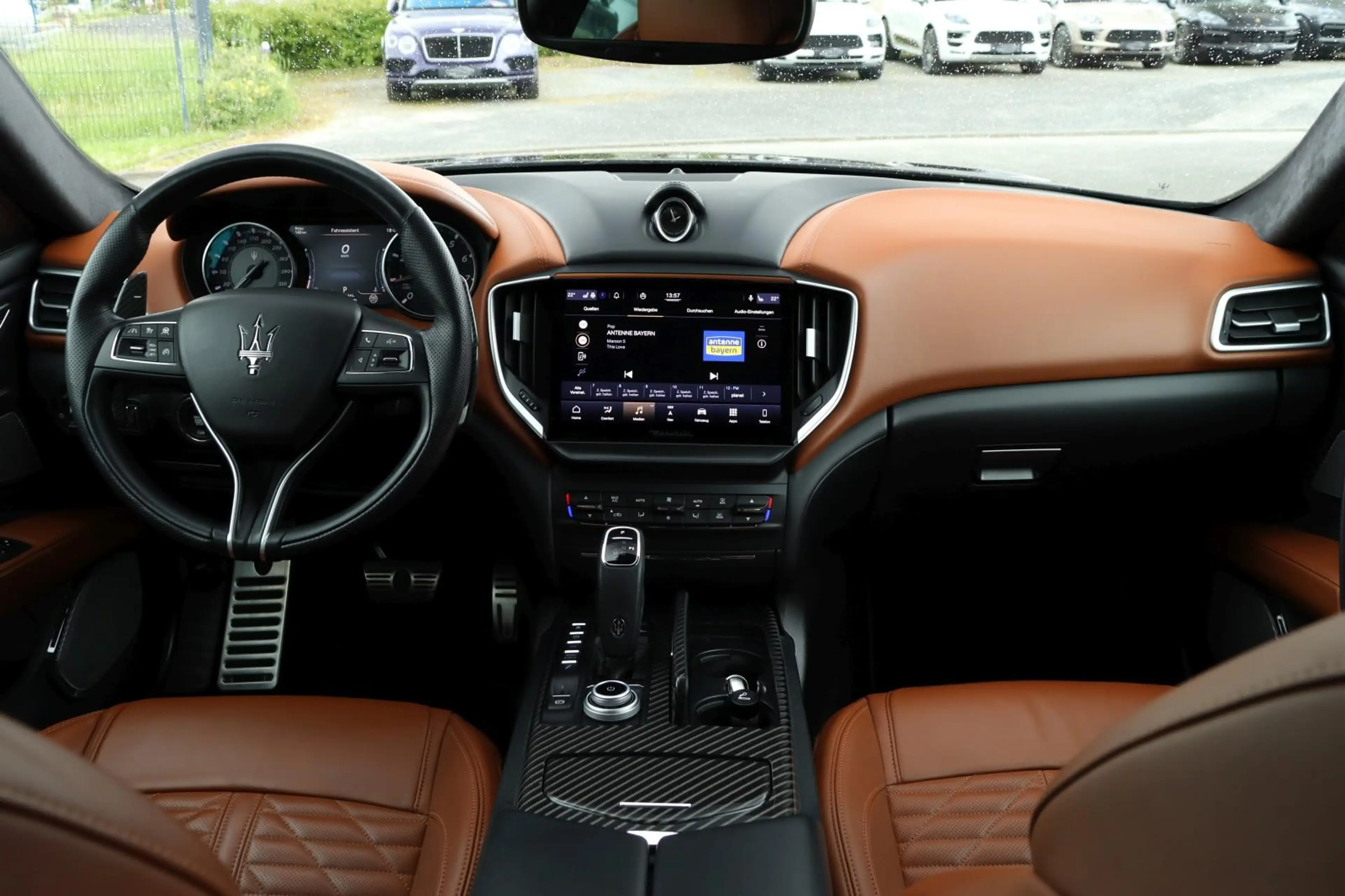 Maserati Ghibli 3.8 V8 Trofeo +21ZOLL+CABRON+ASSIST+B&W++ — photo 8