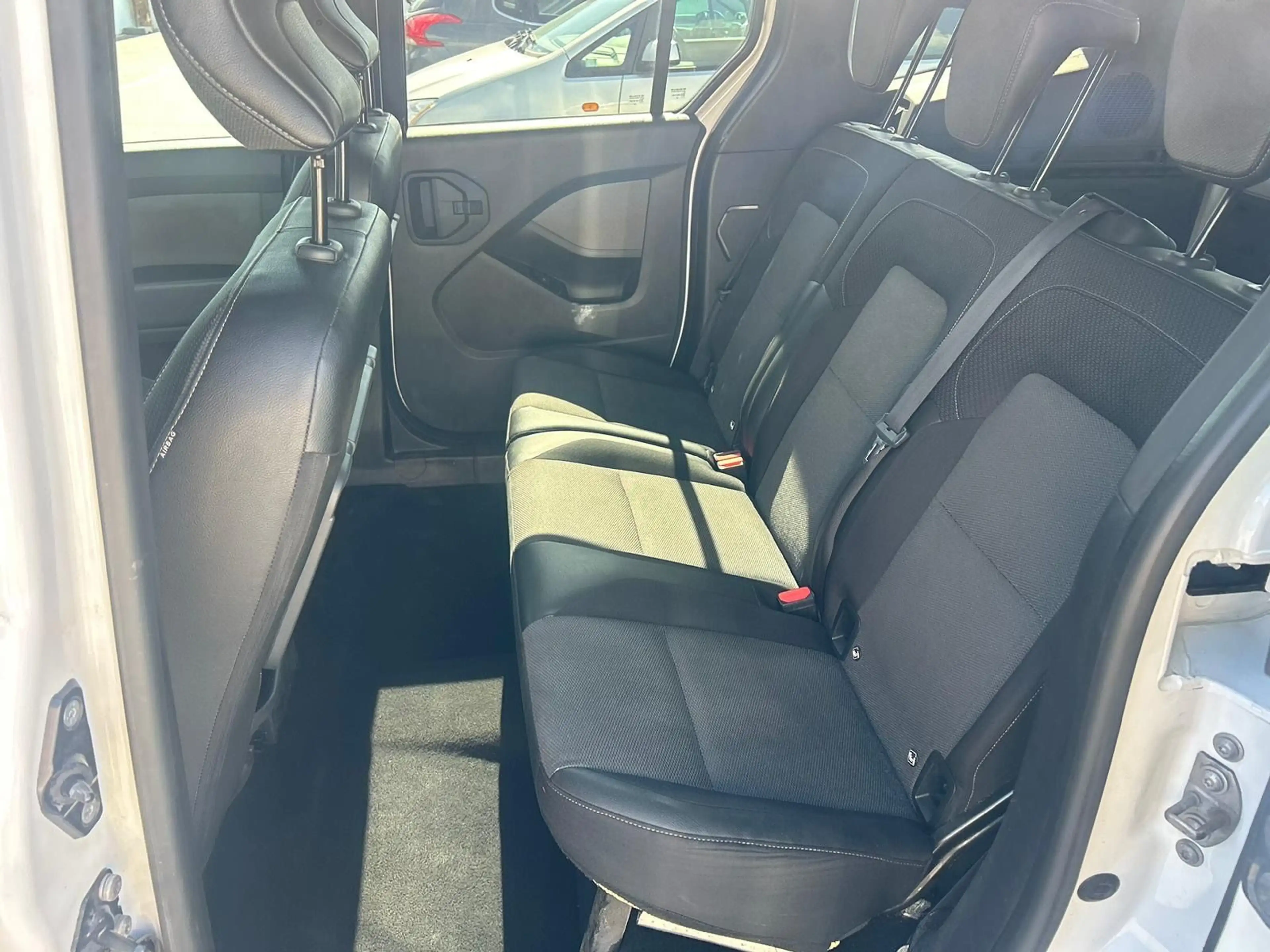 Renault Kangoo III Techno *5SITZER* — photo 14
