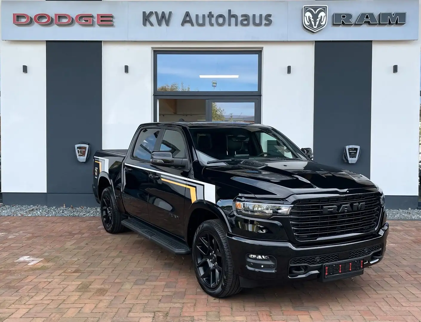 Dodge RAM 5 JAHRE GARANTIE Laramie Night MY25 50 Years Negro - 1