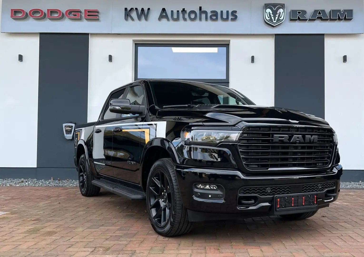 Dodge RAM 5 JAHRE GARANTIE Laramie Night MY25 50 Years Negro - 2