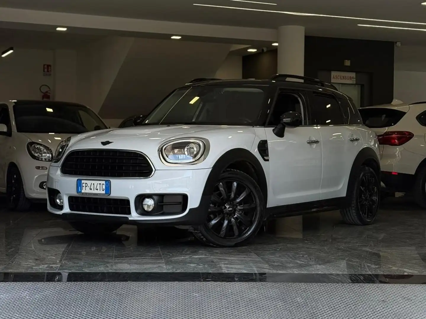 MINI Cooper D Countryman Mini Countryman F60 2017 2.0 Hype auto Bianco - 1