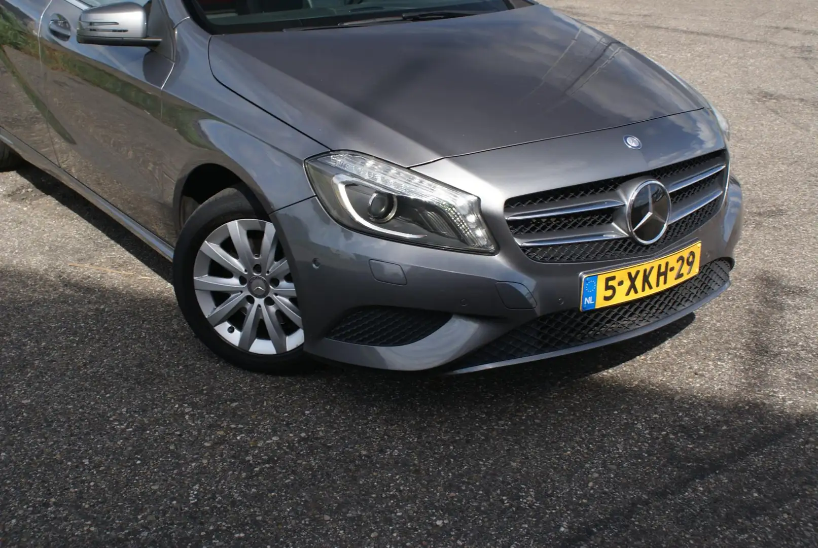 Mercedes-Benz A 180 Ambition Comfort | Pano dak | Led | Automaat | Sto Gris - 2