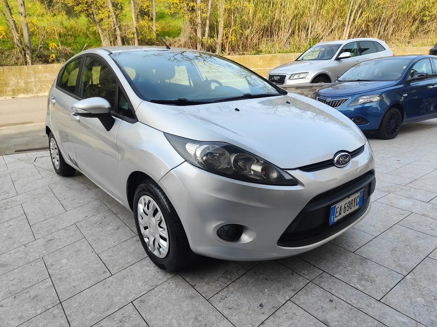Ford Fiesta 5p 1.4 16v Gpl 95CV Plus Silber - 1