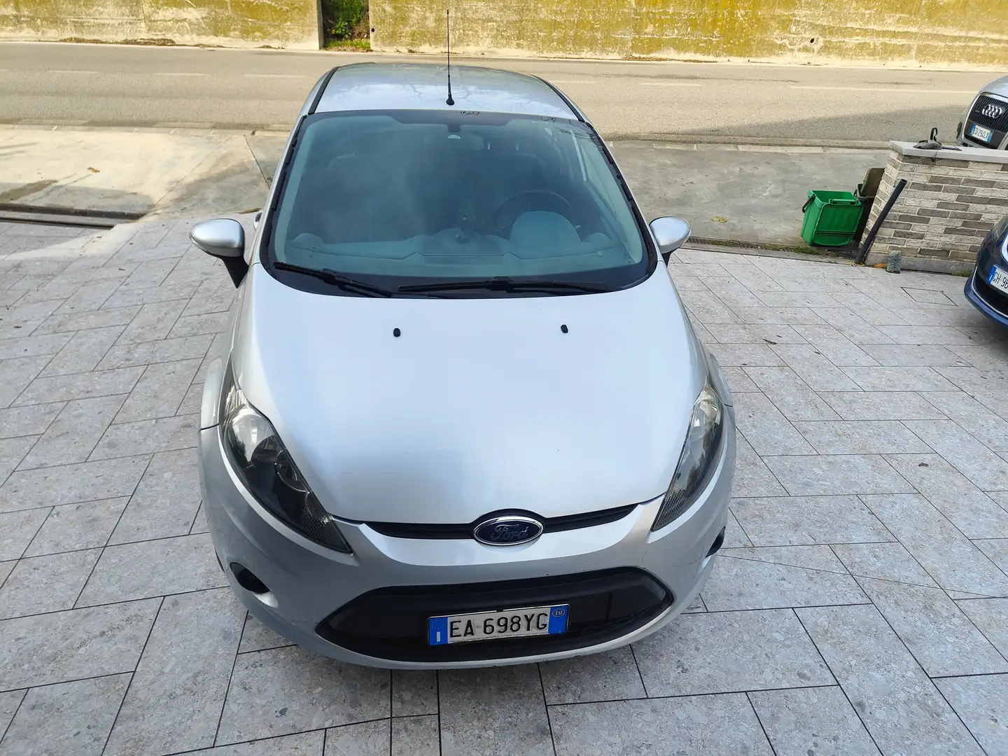 Ford Fiesta 5p 1.4 16v Gpl 95CV Plus Silber - 2