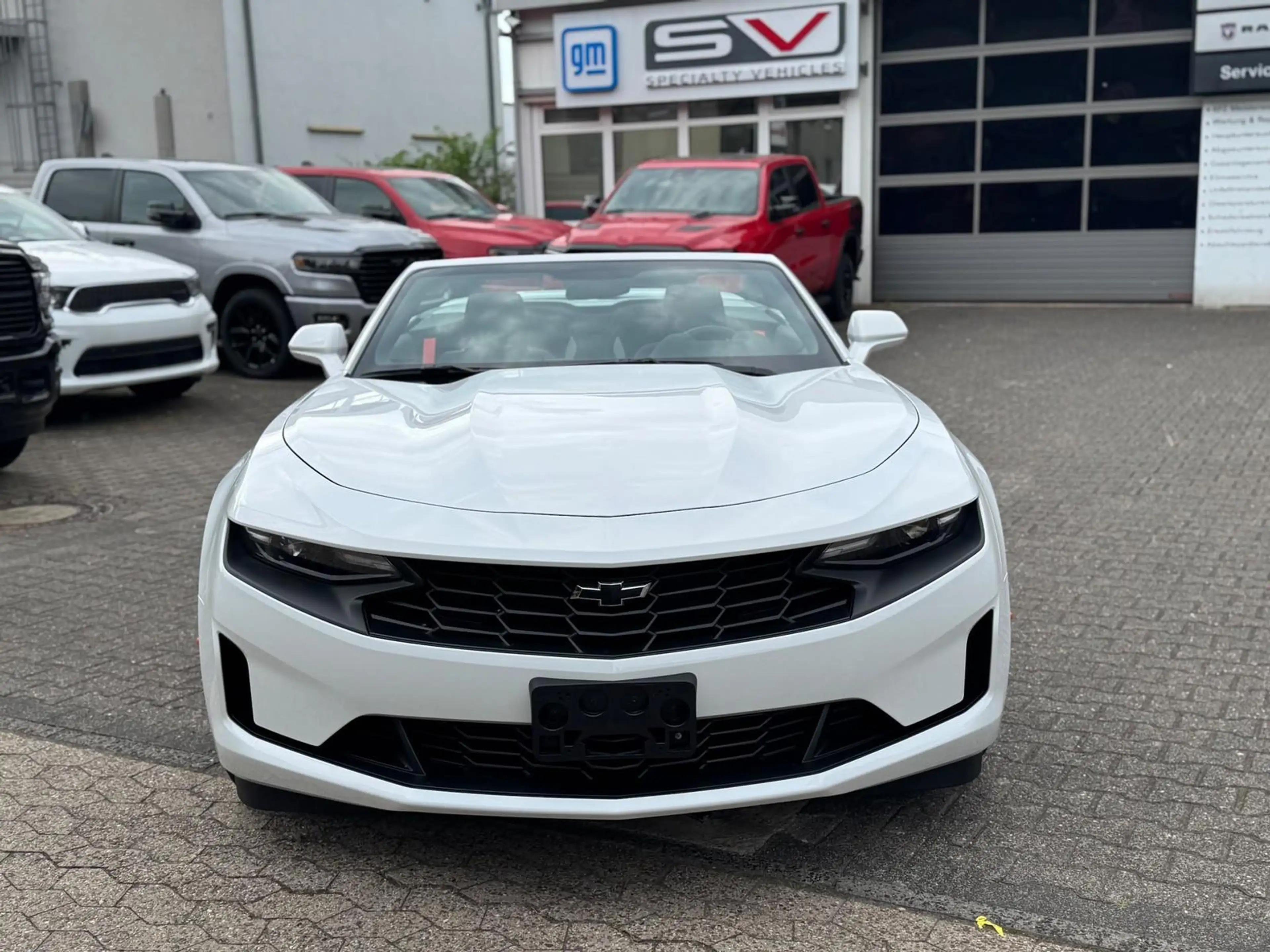 Chevrolet Camaro 2.0l Convertible RS — photo 10
