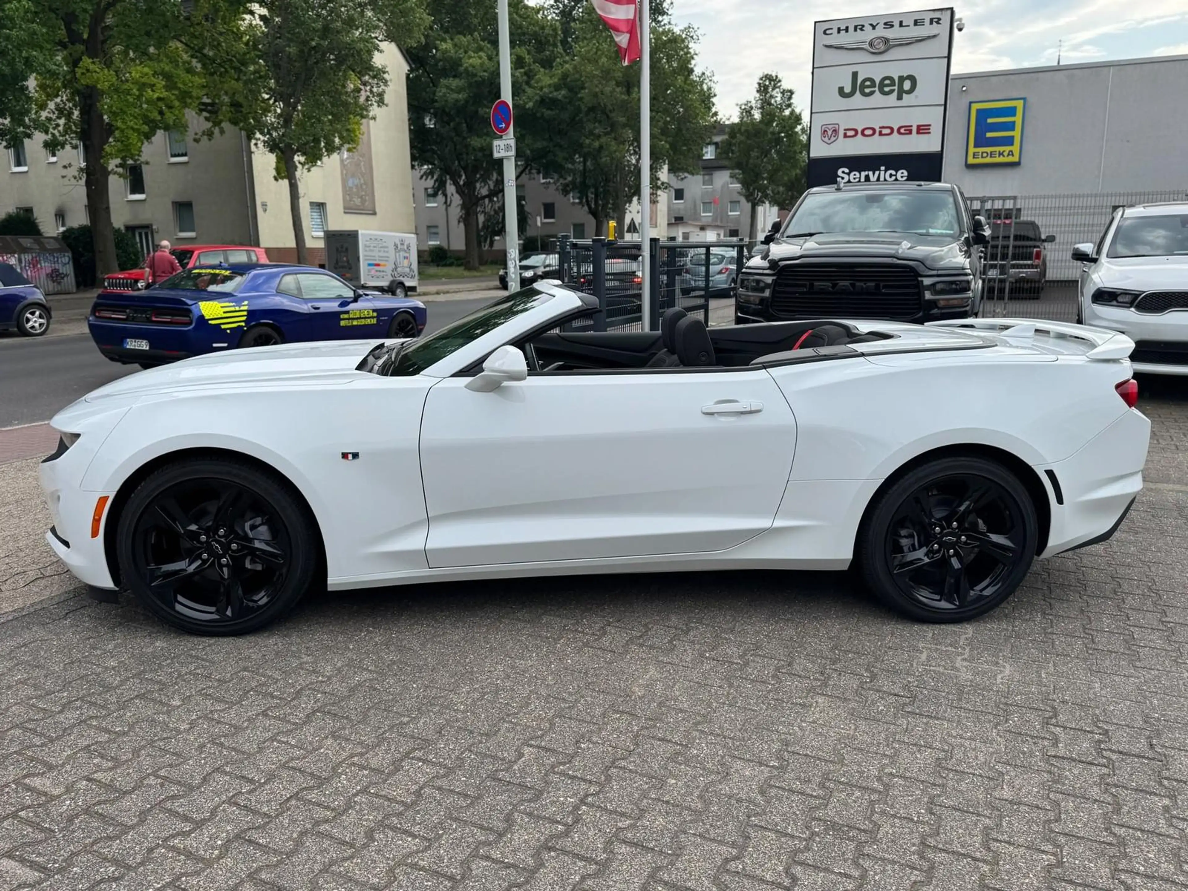 Chevrolet Camaro 2.0l Convertible RS — photo 8