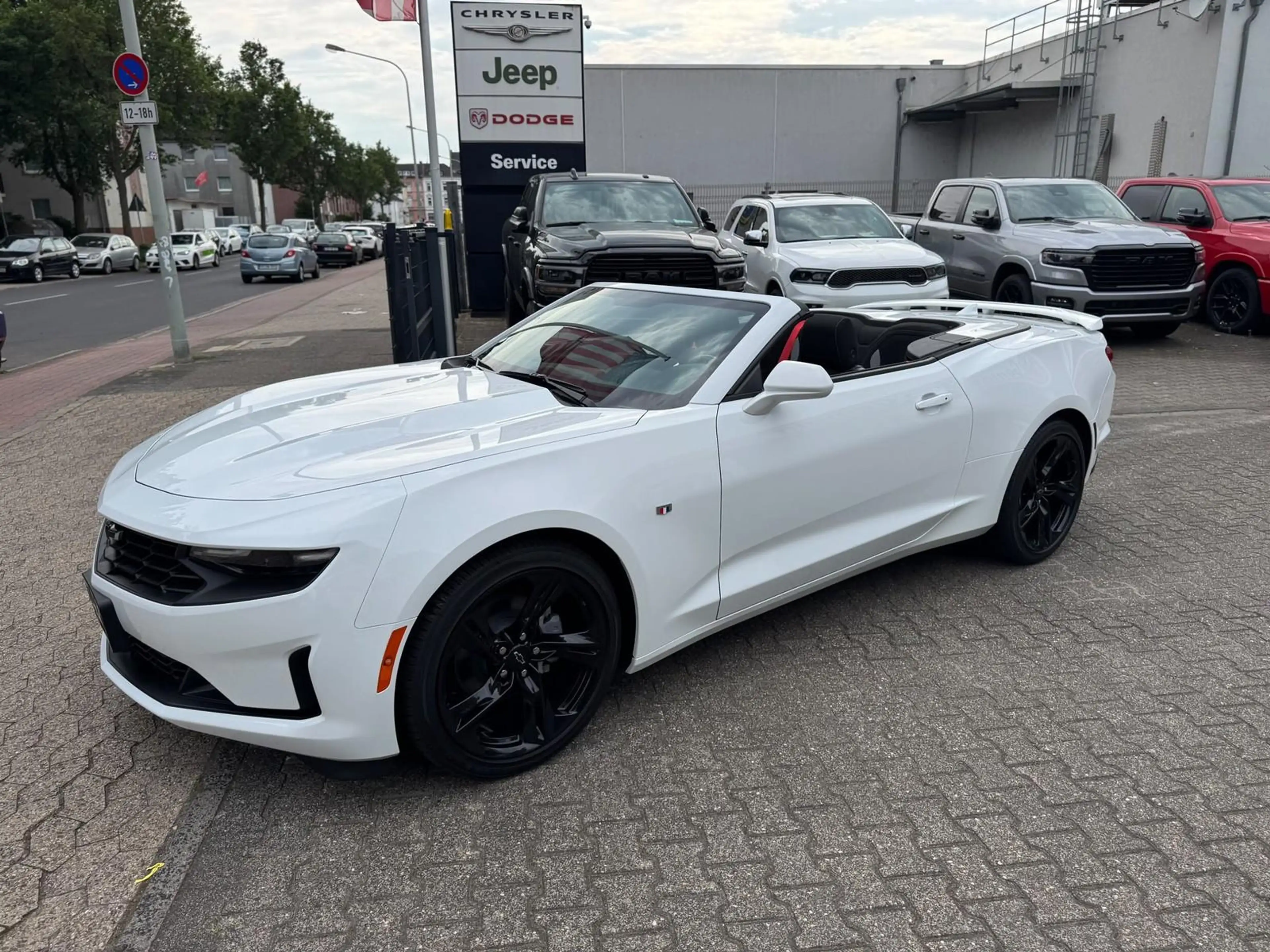 Chevrolet Camaro 2.0l Convertible RS — photo 9