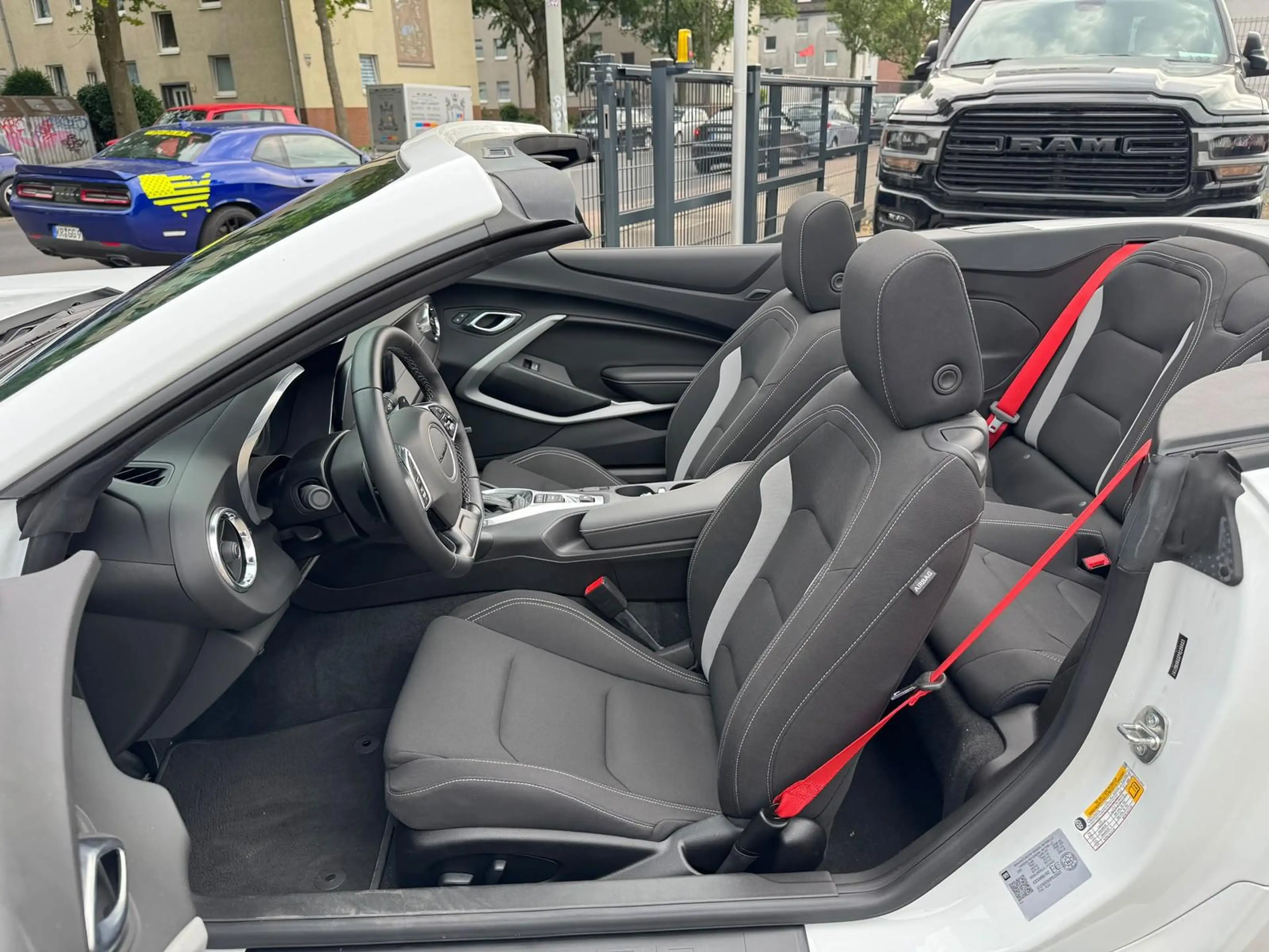 Chevrolet Camaro 2.0l Convertible RS — photo 15