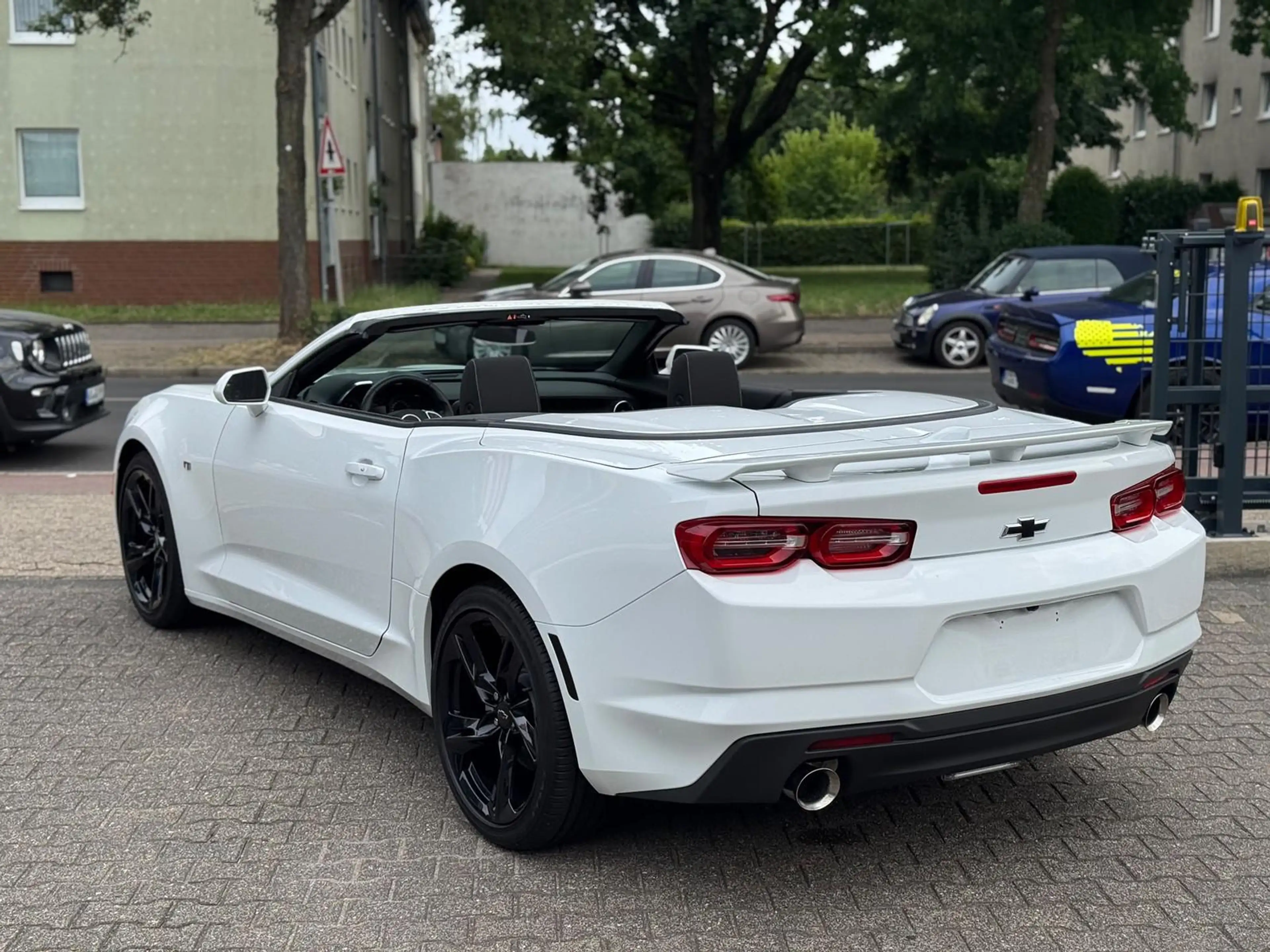 Chevrolet Camaro 2.0l Convertible RS — photo 6