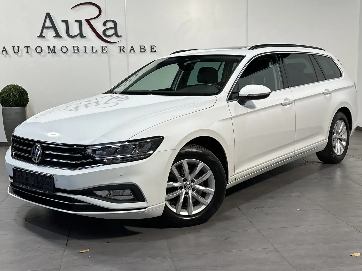 Volkswagen Passat Variant 2.0 TDI DSG Business NAV+LED+PANO Blanc - 1
