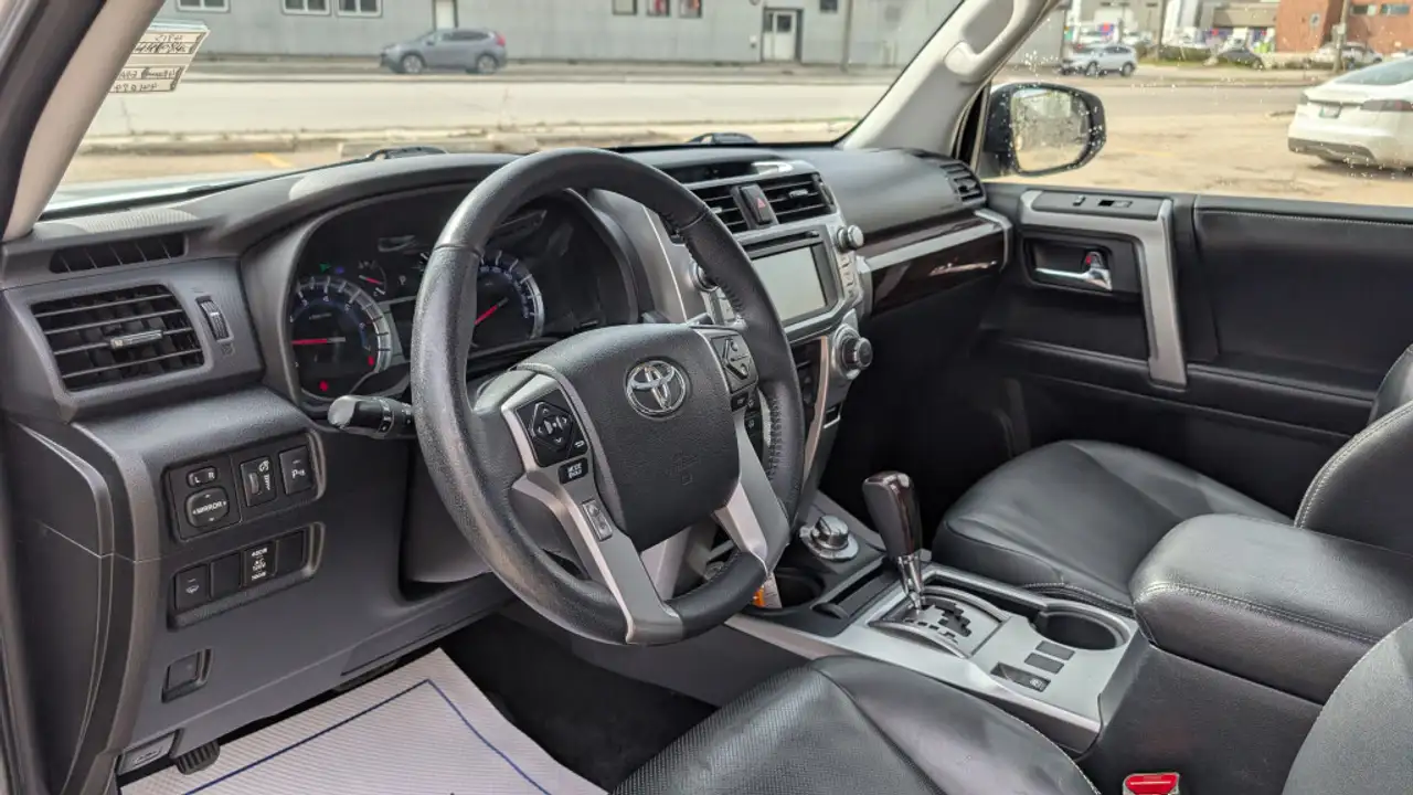 Toyota 4-Runner снимка Toyota 4-Runner