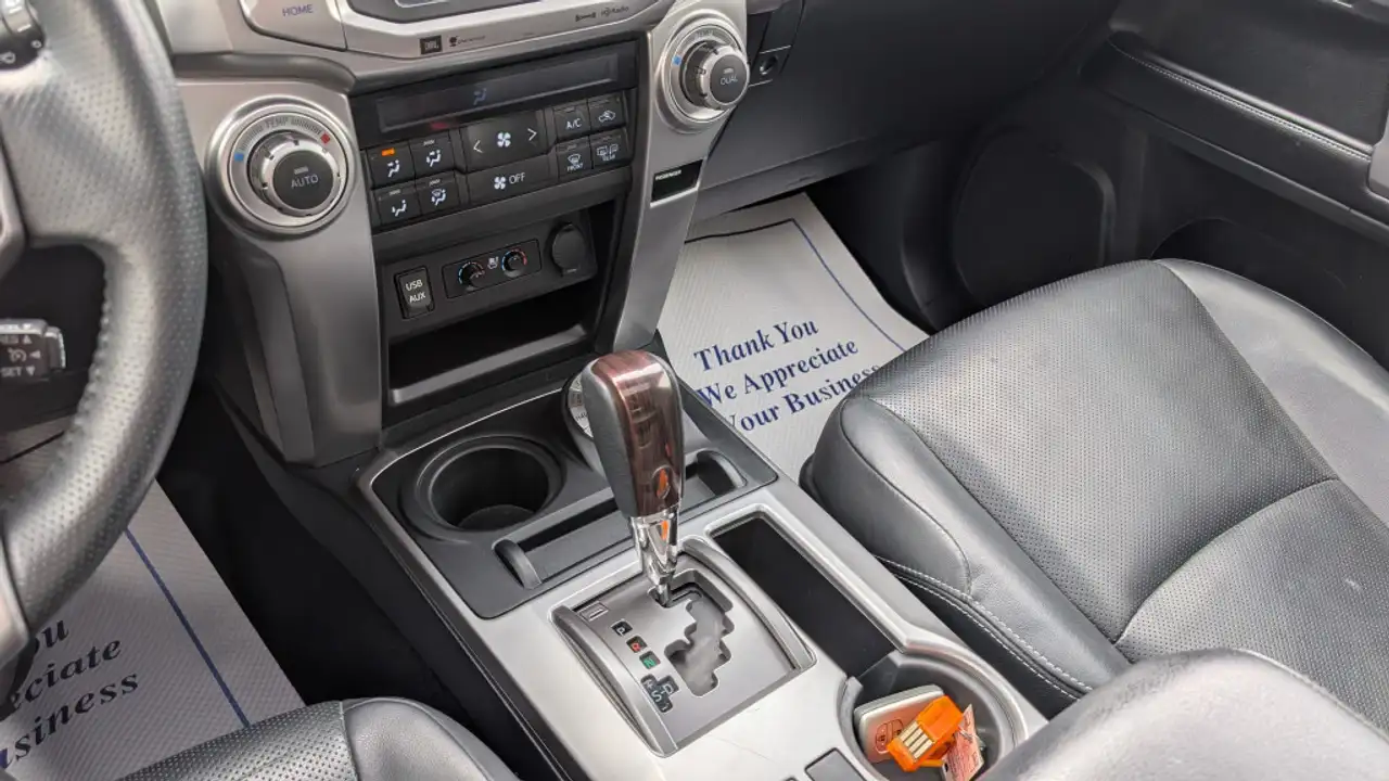 Toyota 4-Runner снимка Toyota 4-Runner