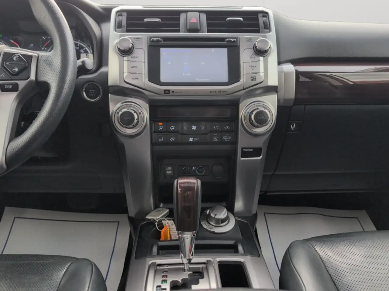 Toyota 4-Runner снимка Toyota 4-Runner