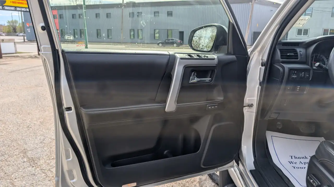 Toyota 4-Runner снимка Toyota 4-Runner