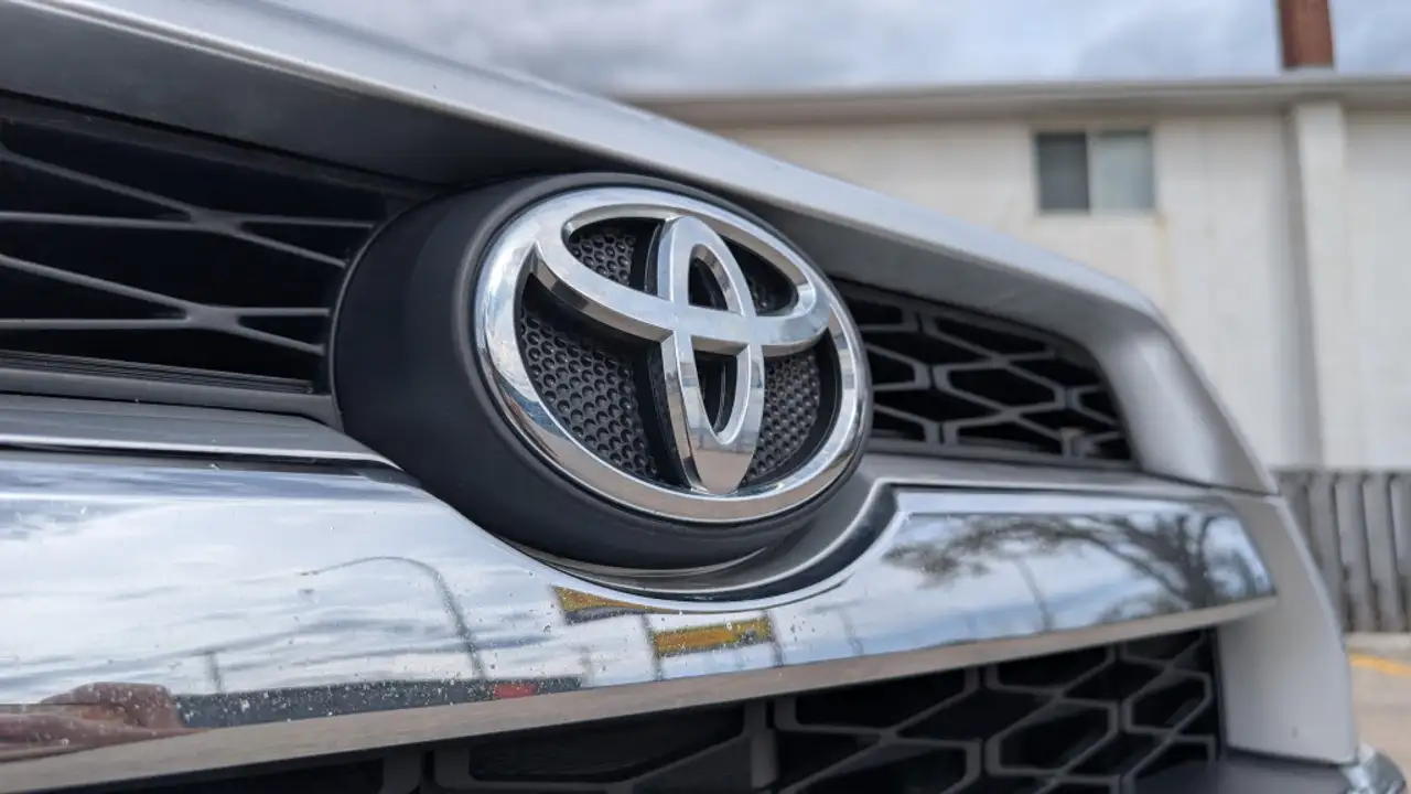 Toyota 4-Runner снимка Toyota 4-Runner